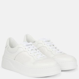 acquistare il lusso Gucci Scarpe in pelle goffrata GG di colore bianco