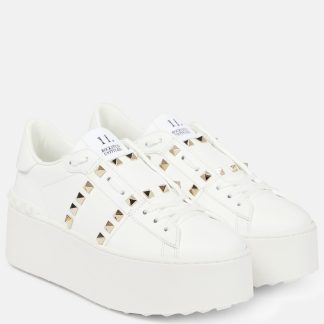 acquistare il lusso Valentino Garavani Scarpe con plateau Rockstud Untitled in pelle bianca