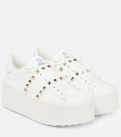 acquistare il lusso Valentino Garavani Scarpe con plateau Rockstud Untitled in pelle bianca