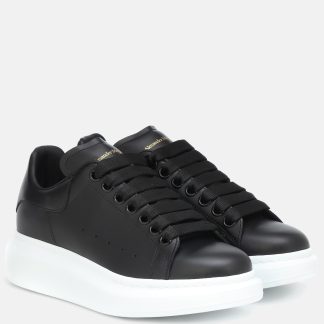 designer a basso costo Alexander McQueen Scarpe oversize in pelle nera