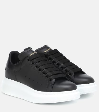 designer a basso costo Alexander McQueen Scarpe oversize in pelle nera