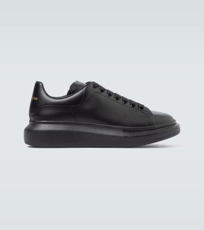 designer a basso costo Alexander McQueen Scarpe oversize in pelle nera