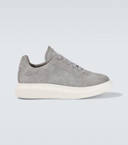 designer contraffatto Alexander McQueen Scarpe oversize Retro in pelle scamosciata di colore grigio