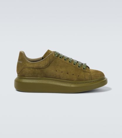 designer di moda Alexander McQueen Scarpe oversize in camoscio verde