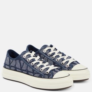 lusso falso Valentino Garavani Scarpe Totaloop Toile Iconographe in denim blu