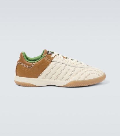 moda lusso Adidas x Wales Bonner Scarpe Samba in pelle beige