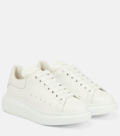 replica designer Alexander McQueen Scarpe oversize in pelle bianca